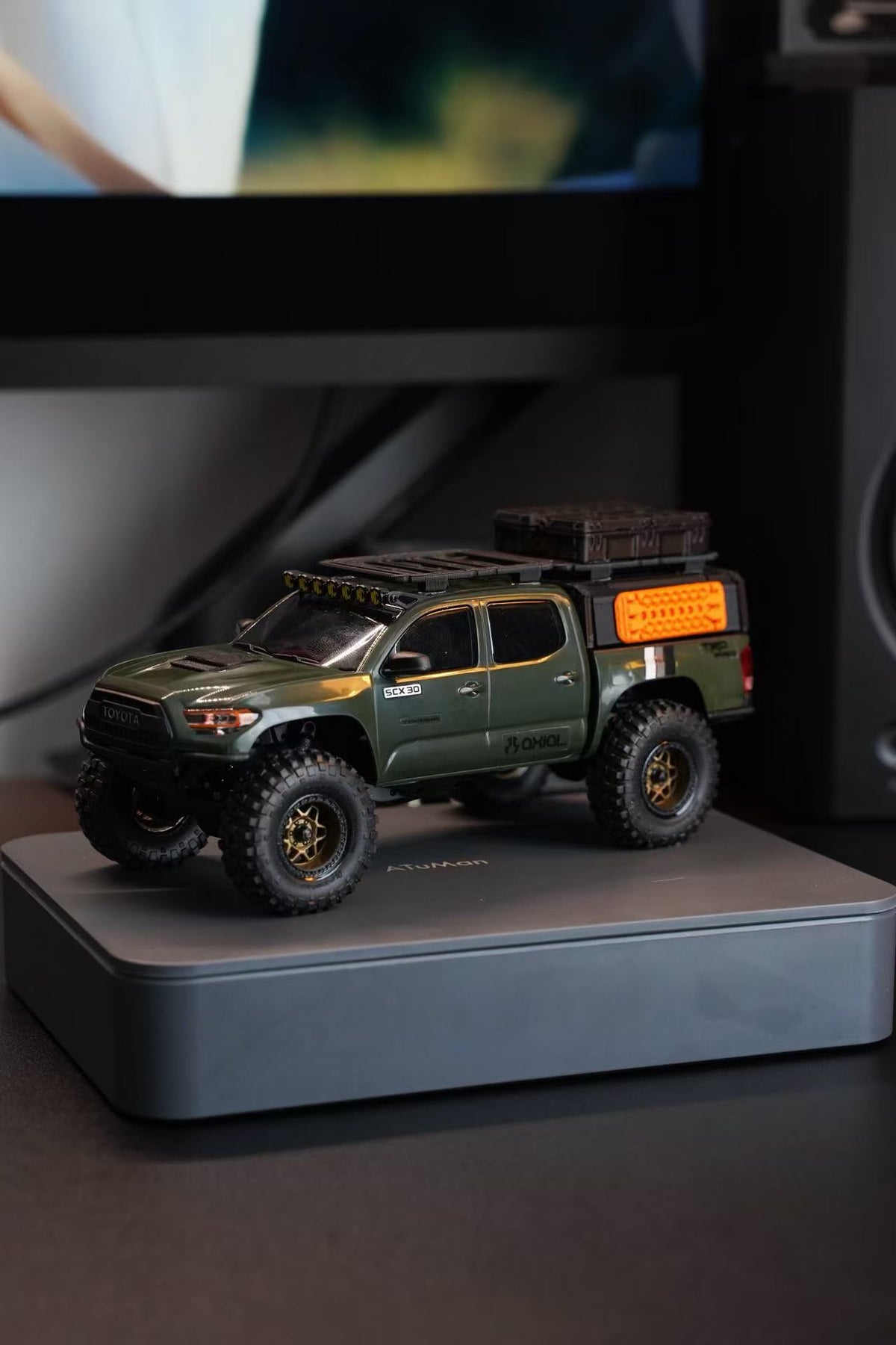 Hobbydetails 1/30 Toyota Classic UV Sticker/Topper Camper Shell/Body Mount Tire Wheel Set  for SCX30 Tacoma Cars